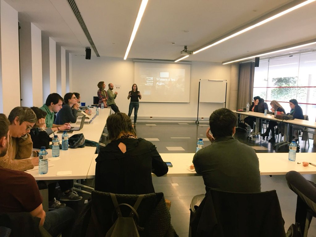 consorciedubcn's tweet photo. Tret de sortida al pilot #MakersALesAules basat en la cocreació de projectes educatius basats en #STEAM: #Videojocs #DesignThinking #Impressió3D #Interactivitat.
Creat pel @DTIC_UPF amb la col·laboració de @barcelonactiva @UPFBarcelona @SEciutatvella https://t.co/1thM2Dp89O