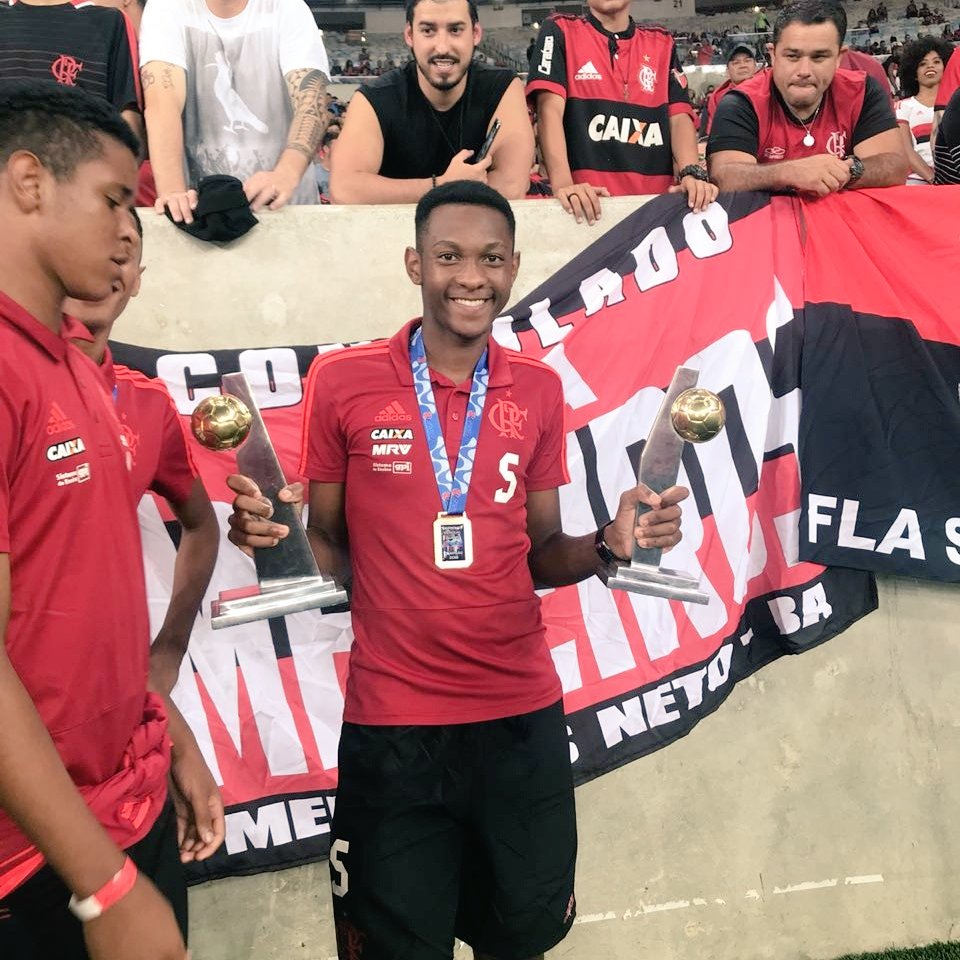 JorgeBalla03's tweet photo. Momento Inesquecível ⚫🔴👏🏾 https://t.co/uUV9ZxZPdY