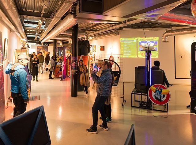 Marche_Dauphine's tweet photo. Retour en images sur Back To The Arcade! L'événement dure jusqu'au 16 Décembre, nous vous attendons ce week-end! Une petite partie de street-fighter? ⠀
⠀
#marchedauphine #geek #arcademachine #arcadegames #backtothearcade #eighties #synthwave #geek #n… https://t.co/l8jvVkIW7C https://t.co/w9YNphxZt7