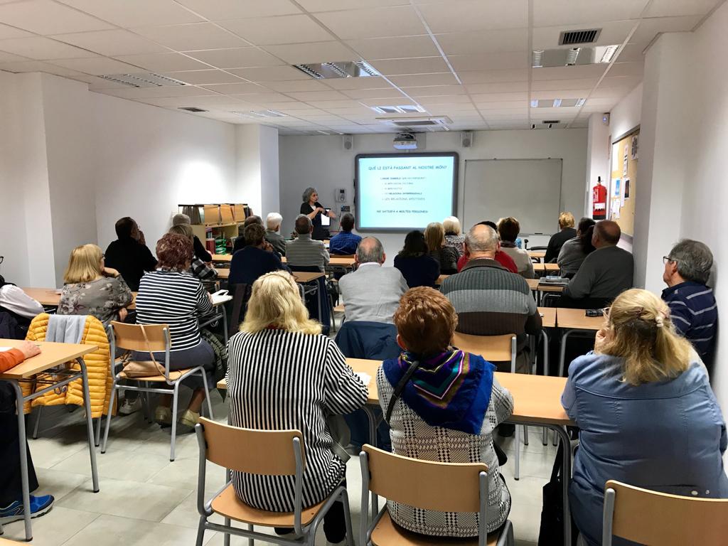 cfabonpastor's tweet photo. Taller amb motiu del dia contra la violència de gènere. A l'amor tot s'hi val?#faduls #hearMeToo Gràcies Mon! https://t.co/7xRKMwvX8A