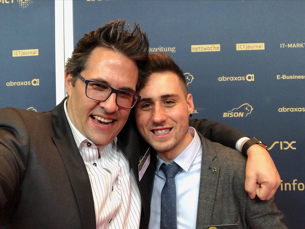 #DigitalEconomyAward Night at #Hallenstadion with ⁦<a href="/AXA_Schweiz/">AXA Schweiz</a>⁩ Team on the red carpet - invited by our CIO ⁦<a href="/MaierAndy/">Andy Maier</a>⁩ - ⁦<a href="/elstrati/">Eleni Strati</a>⁩ ⁦<a href="/_TheDadi/">Dario Di Fazio</a>⁩ ⁦<a href="/c_iantosca/">Carmelo Iantosca</a>⁩ ⁦<a href="/elessar_ch/">Gabriel Koch</a>⁩