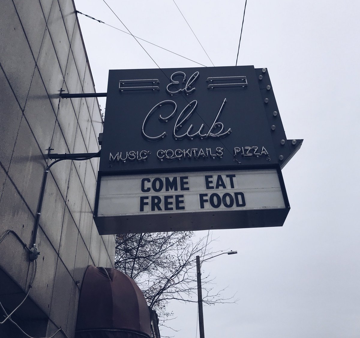 elclubdetroit's tweet image. We are open today until 4pm serving anyone who needs a free thanksgiving meal  and a place to be with community today 🦃