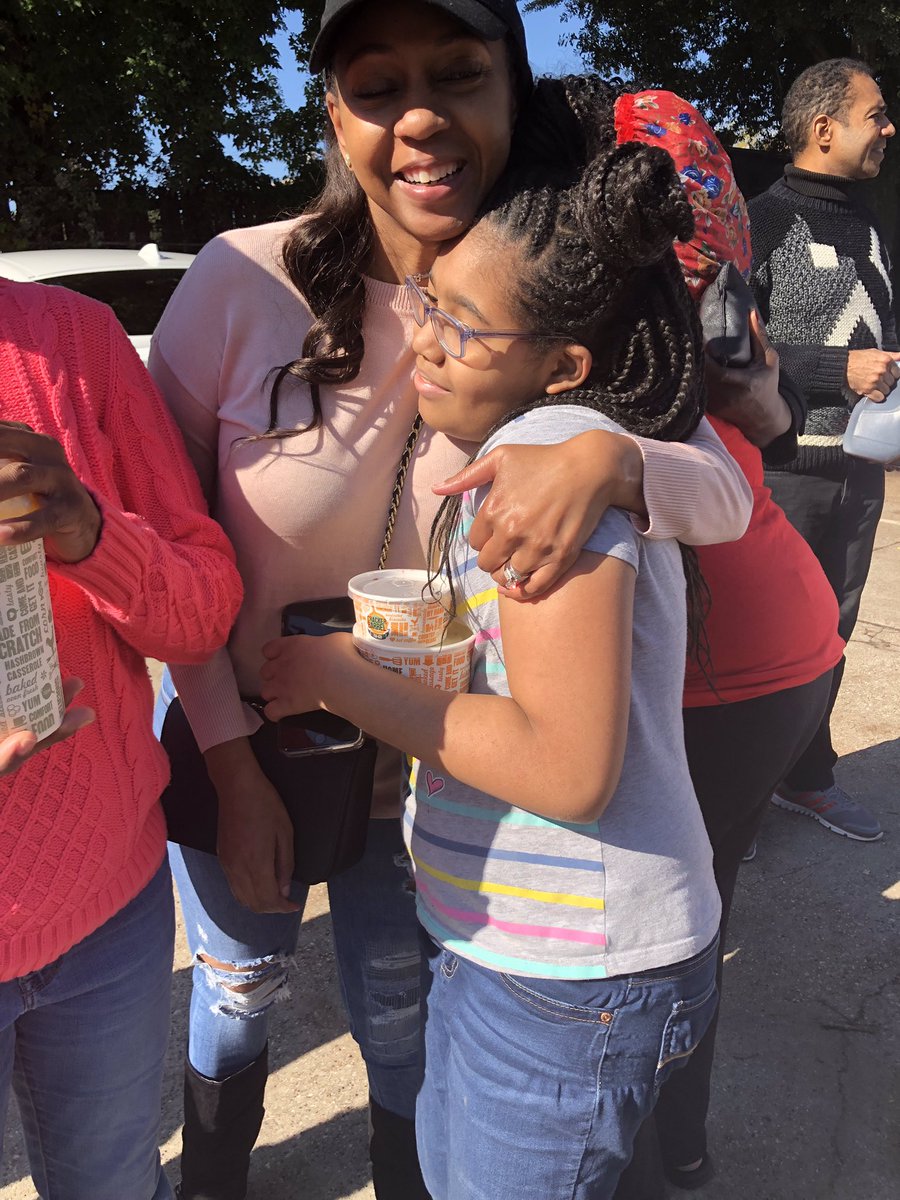 HeritageElemen1's tweet photo. @HeritageElemen1 is blessed to be a blessing to our families! We ❤️ and think about them even when they’re not with us! Happy Thanksgiving from us to you! #DestinationAchievement @SpringISD @hphyder https://t.co/ucj9q7AedT