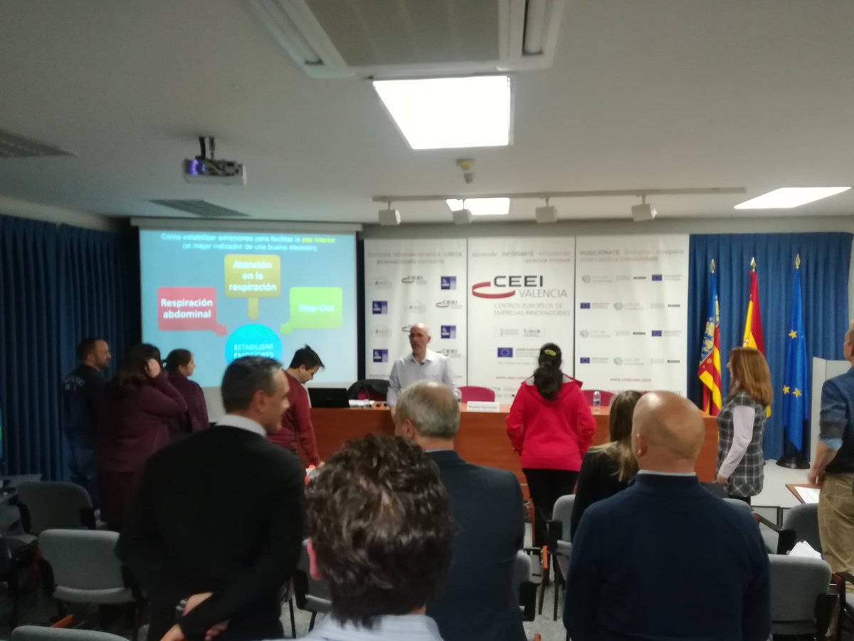 Aprendiendo a tomar decisiones más conscientes y rentables, con <a href="/juanpsanchez/">Juan Pedro Sánchez - Psicólogo Organizacional</a> en <a href="/ceeivalencia/">CEEI Valencia</a>👌🏾😃

Ser consciente de nuestros pensamientos.
Mayor claridad mental y energía vital. 

#InteligenciaEmocional #Mindfulness #GestiónEmocional #DesarrolloPersonal #DesarrolloProfesional