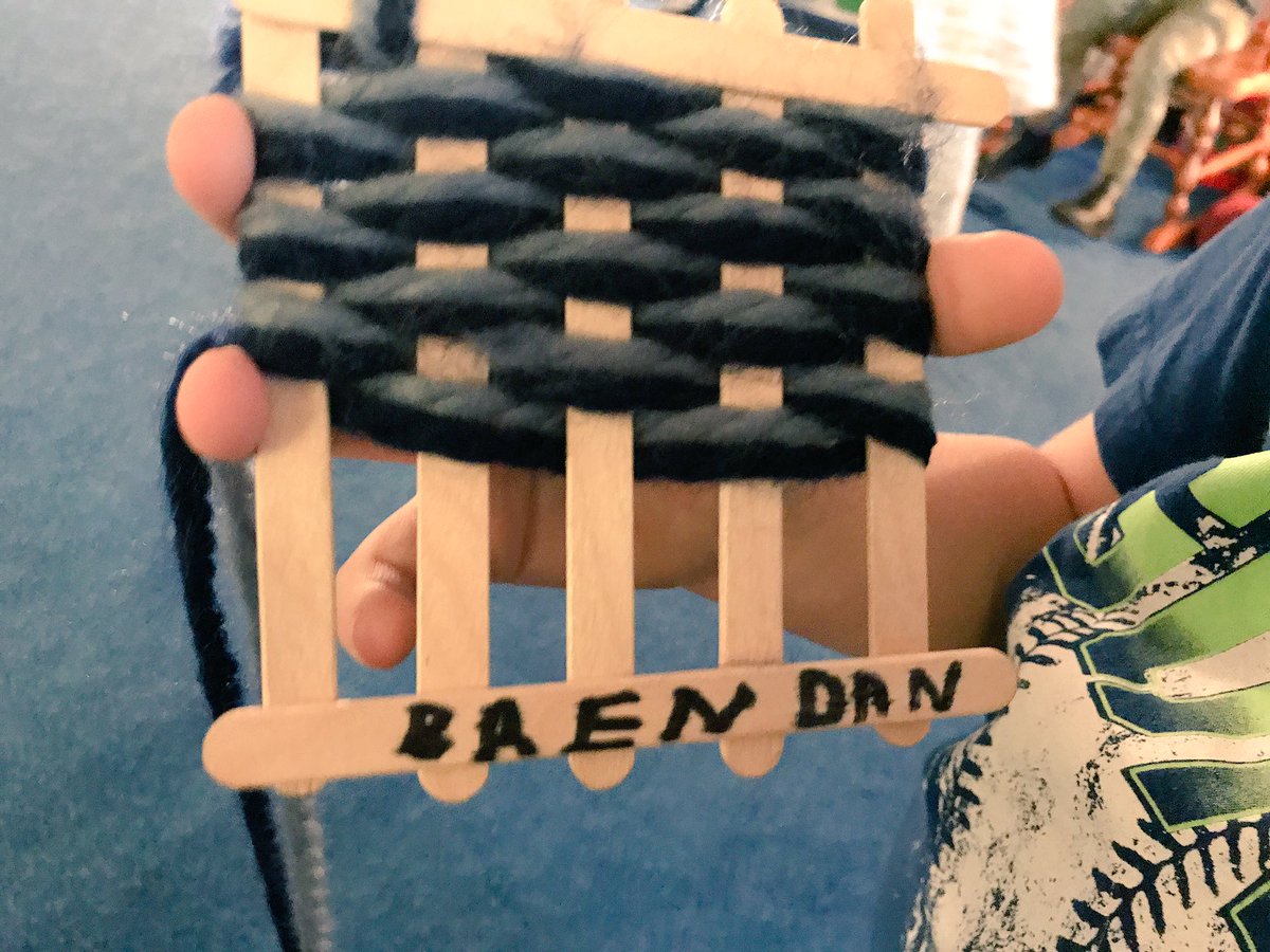 david_harel's tweet image. Patterns everywhere! My amazing Teacher Candidate is leading our exploration of patterns. Ss high engagement in weaving, musical patterns, beading, and drawing. Beautiful, calming activities @bridgebulldogs #sd38learn #sd38french