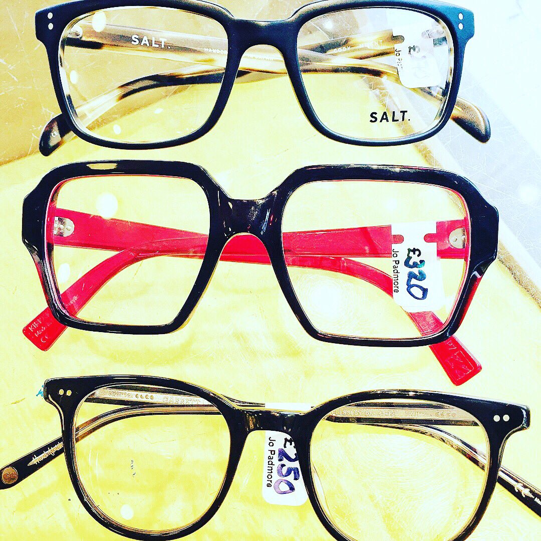 JoPadmore's tweet image. Don’t forget our Black Friday sale on tomorrow and Saturday...25% off any black frames and 10% off all other frames! 

Lisa is having an early night to make sure she’s ready for the stampede 😊😎🤓

#blackfriday #blackframes #blackfridaysale #didsbury #didsburylife #didsbury
