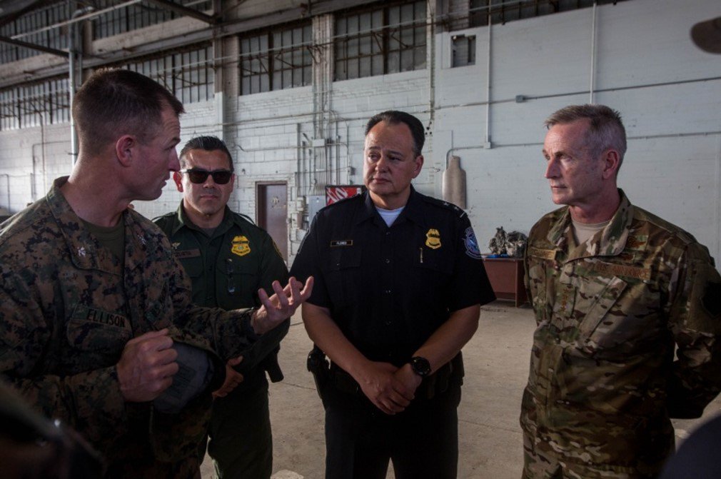 USNorthernCmd's tweet photo. Happy Thanksgiving to all the troops supporting @CBP msn to secure the southwest border. Our Commander Gen O'Shaughnessy &amp; senior enlisted leader Sgt. Maj. McKenna are joining troops in CA and AZ over Thanksgiving to personally thank them for their incredible work! #bordersupport https://t.co/DNfIohUUsf