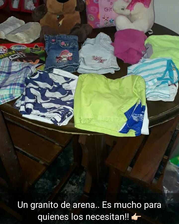 GabrielaJess8's tweet photo. Les cuento que mi hermana mayor tiene años en este proyecto de donarle a los niños necesitados ropa,comida,juguetes, etc. Les pido con el corazón en la mano que ayudemos a los niños con situación de calle donando cualquier cosa que no usen y que este en buen estado, mil gracias❤ https://t.co/m6jP3mjg8v