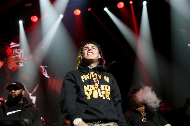 gotdatfirecom's tweet photo. Tekashi 6ix9ine Reportedly Released From Federal Prison https://t.co/yKEwthCEeN https://t.co/HphLiaHkMg