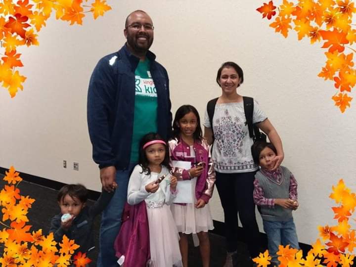 AGreatVictory's tweet photo. Starting the Thanksgiving Day Giving Thanks & Serving The Kingdom!!! #ALFC #KidsKingdom #Beginnigs #Thankful #HeartTreasure #Family 🏰📖👨👩👧👦❤👑🤗👕👍🏽 https://t.co/0kI78nxZxL