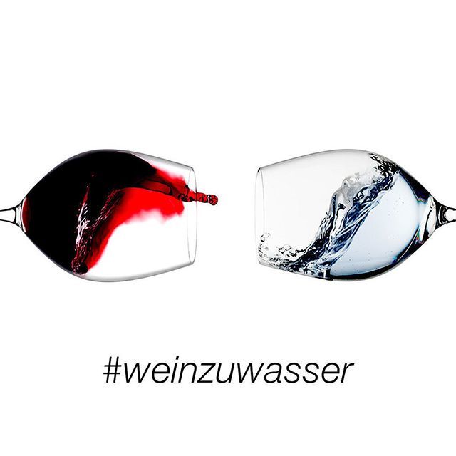 coolveela's tweet photo. Wein zu Wasser. Wir verwenden einen Teil der Einnahmen um Wasser, mit Unterstützung von Weltfriedensdienst e.V., nach Gudyanga in Simbabwe zu spenden. In Gudyanga wird das Wasser dringend gebraucht für Ernährung, Viehzucht und Ackerbau. Für jede von Dir … https://t.co/D1h83MMVlb https://t.co/NzPzmCuyxU