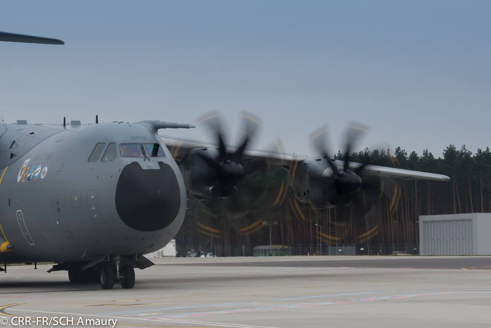 1FRCorps's tweet photo. C'est parti pour #CITADELBONUS 2018!
Arrivée au Joint Force Training Centre (Pologne) pour les membres du CRR-Fr et les militaires venus renforcer l'Etat-major de @lillefrance. L'exercice regroupe environ 850 participants provenant de 17 nations.
@3eDivision @1stInfantryDivision https://t.co/fSNqsFsX5Y