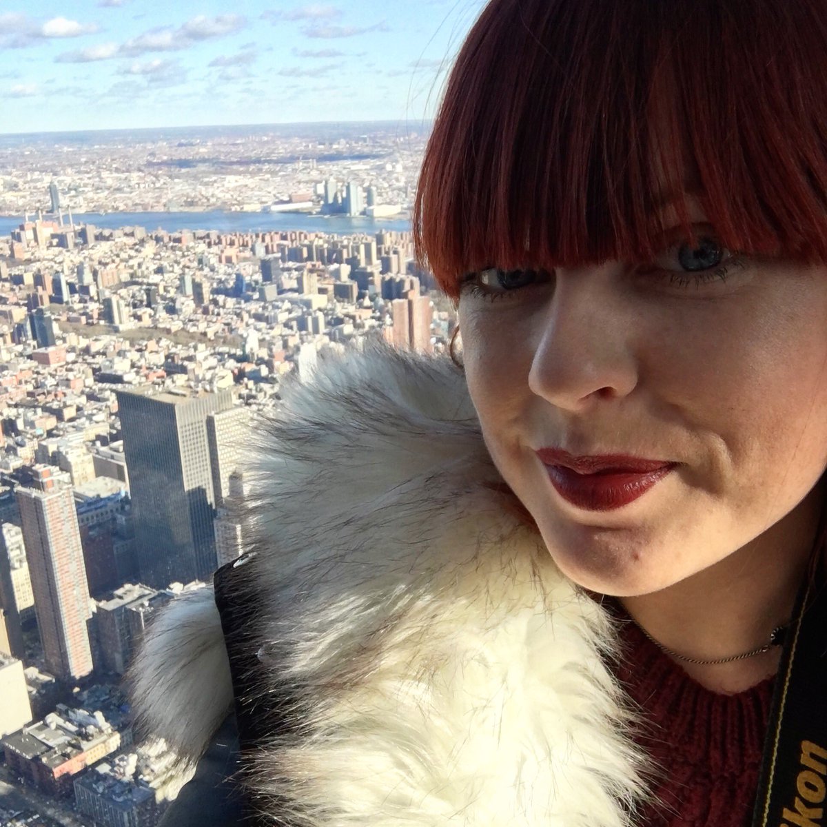 chloevwrites's tweet photo. View from 102 floors above Manhattan. There are literally helicopters flying lower than me 😱#oneworldobservatory #1wtc #newyork #nyc #sohighup #viewsfordays https://t.co/hgnlQOxAhV