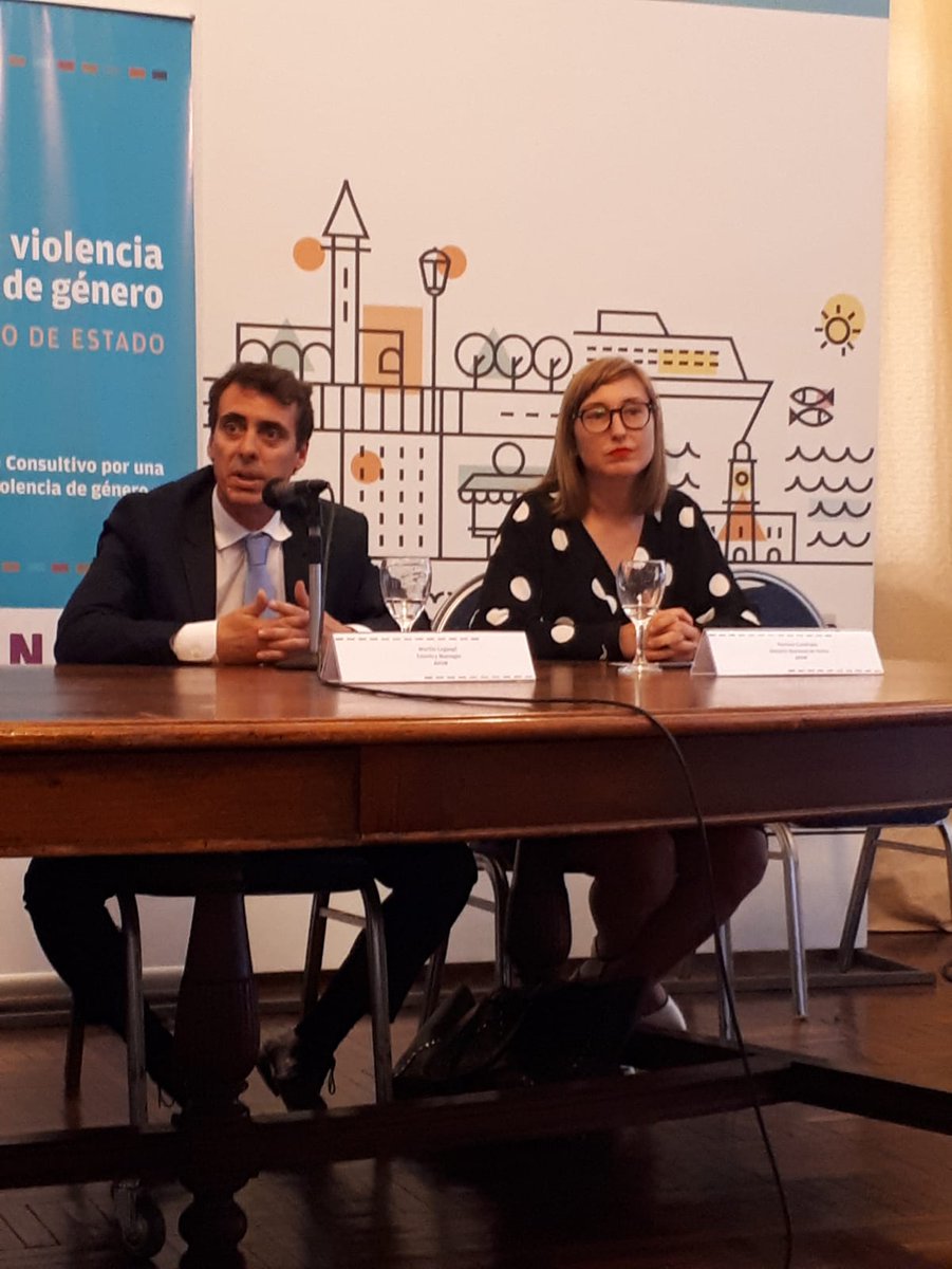 Con la palabra Martín Legaspi Country Manager de <a href="/AvonUy/">Avon Uruguay</a> presentando la Promesa Avon para erradicar la violencia hacia mujeres y niñas #PromesaAvon #CambiáelTrato