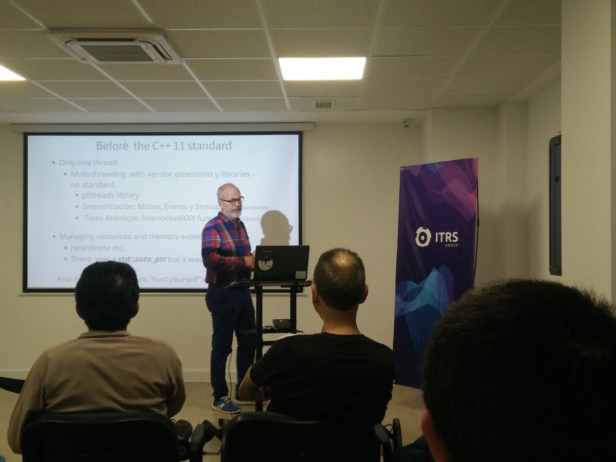 esquinas's tweet photo. .@Palabrinho taking about modern C++ and the awesome improvements made to the language after v.11. Multithreading, auto types, lambdas, extended std library, containers, smart pointers... and more to come in v.20 #OMGMalaga @MalagaMakers https://t.co/9UmMPjNauV