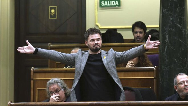 Fer301176's tweet photo. Si #DavidCastro hace una foto sublime, con un cartel verde de fondo, se reconoce y punto @elperiodico
#AlCarrer #Expulsion #Estiércol #Serrin @JosepBorrellF #Dignidad #OldSchool https://t.co/GkIDVSJWOx