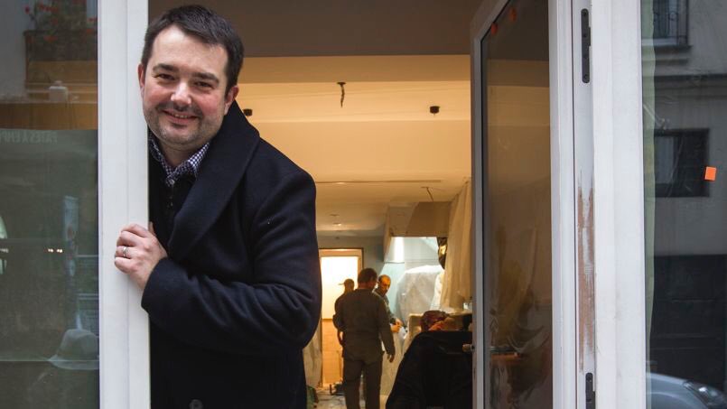 Freezze's tweet image. Ma passion la plus cheloue c’est définitivement les photos de Jean-Francois Piège dans des portes entrouvertes.