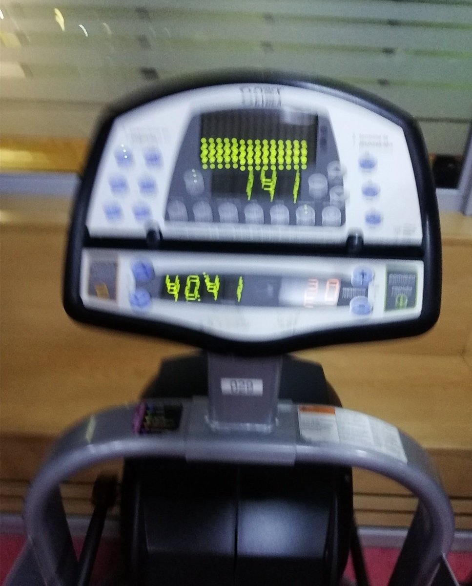 Isabel___mr's tweet photo. Heute ging ich ins Fitnessstudio #mcginer https://t.co/2gGchO1zQZ https://t.co/qsbEEx5hxL