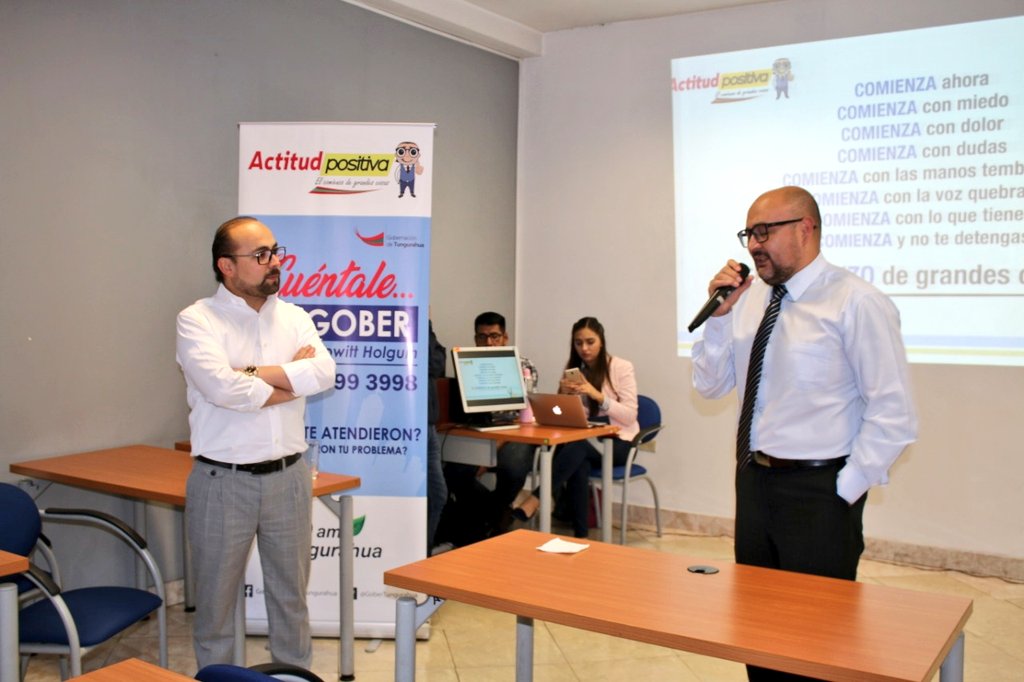 juandehowitth's tweet photo. #ActitudPositiva Si quieres algo más de lo que tienes este momento, asume riesgos. Que experiencia tan linda poder compartir y llegar a los corazones de las personas que conformamos el #GobiernoDeTodos Somos un equipo. Y tú, ¿Te sientes feliz en tu lugar de trabajo? https://t.co/Yzq7ABjRec