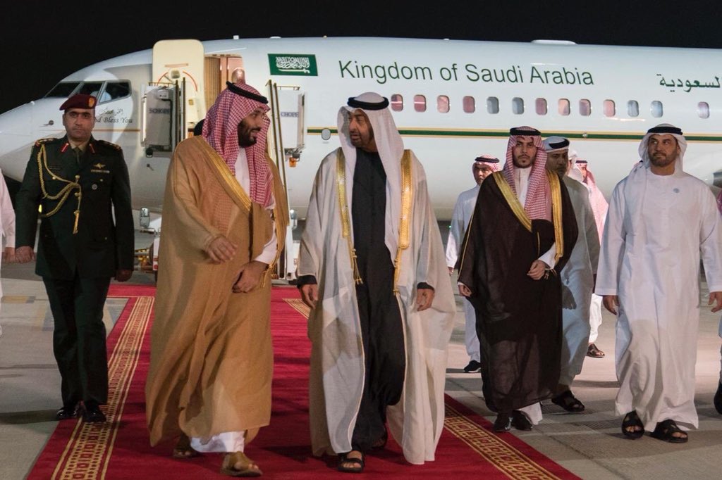 abdullah1063's tweet photo. #ولي_العهد_الأمير_محمد_بن_سلمان يصل #أبوظبي، و الشيخ #محمد_بن_زايد في مقدمة مستقبليه في اول دولة يزروها في جولته العربية ... #محمد_بن_سلمان_منور_الامارات https://t.co/RHbAd50jeg