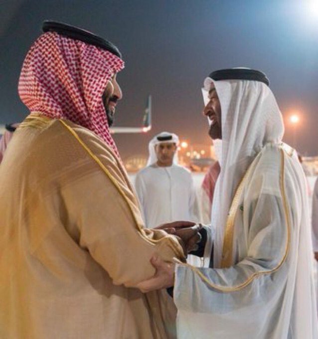 abdullah1063's tweet photo. #ولي_العهد_الأمير_محمد_بن_سلمان يصل #أبوظبي، و الشيخ #محمد_بن_زايد في مقدمة مستقبليه في اول دولة يزروها في جولته العربية ... #محمد_بن_سلمان_منور_الامارات https://t.co/RHbAd50jeg