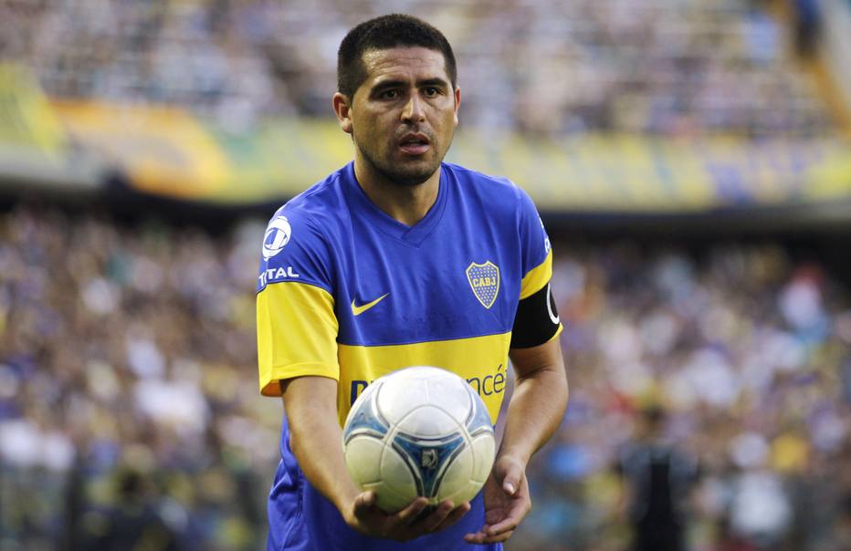 futtmais's tweet photo. "Me cobravam ser mais rápido. E eu sempre dizia: Para que? Eu faço a bola correr, eu faço meu time jogar, eu faço meus atacantes chegarem ao gol. Eu não preciso correr tanto"

- Riquelme https://t.co/g3q0TtuQBS