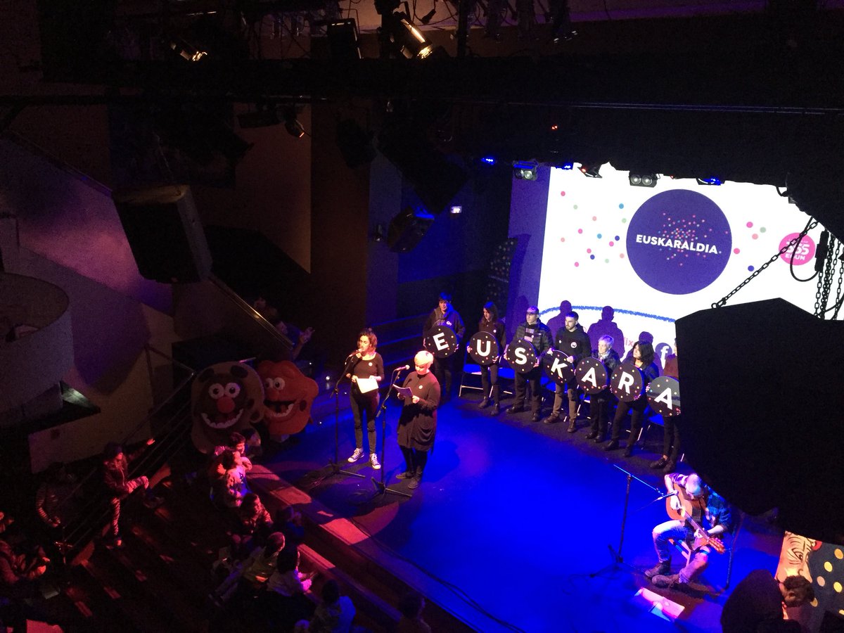 Eman diogu hasiera Ondarroan <a href="/euskaraldia/">EUSKARALDIA</a> egitasmoari. <a href="/beikozini/">Beikozini Ondarroa</a> bete dute herriko #AhoBizi eta #BelarriPrest lagunek.

Iraun dezala Euskaraldiak 365 egun!

#Euskaraldia
#Ondarroa
#Ondarru