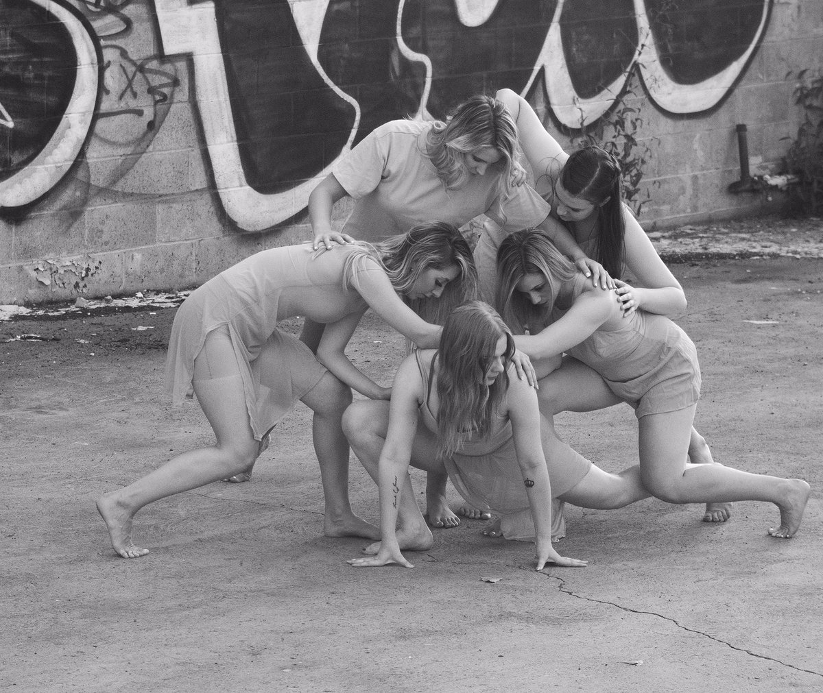 exhalationsco's tweet photo. Extremely THANKFUL for our dance family and all who support us 🤗
Photo: @gordoniusmaximus

#dancer #dance #contemporarydance #thankful #pghdance #dancecompany https://t.co/bWhEQpINDO