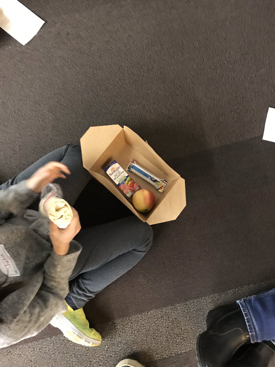 Brookside_EPSB's tweet photo. Rooms 7, 8 and 16 are having so much fun at the Grey Cup Festival. Thank you organizers for the lunch! #greycupfestival #shawconferencecenter https://t.co/rSTw7c4YAN