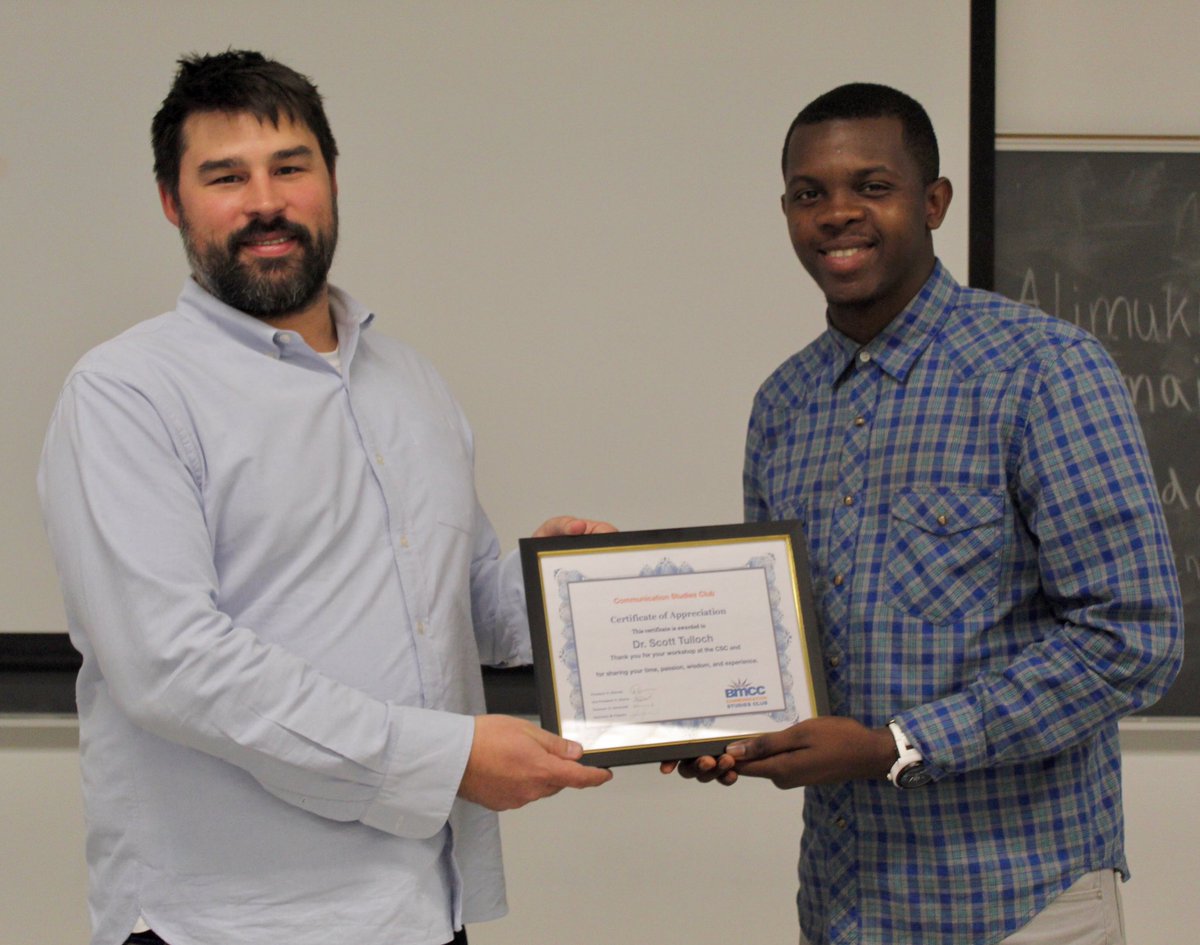 CSC_BMCC's tweet photo. Yesterday, Dr. Scott Tulloch led a workshop on #FakeNews. He looked at the history, development, &amp; socio-political implications of #FakeNews, and provided useful strategies to identify &amp; deconstruct it.

Club President @romarioricketts hands Tulloch a certificate of appreciation. https://t.co/dAYX6zsYDU