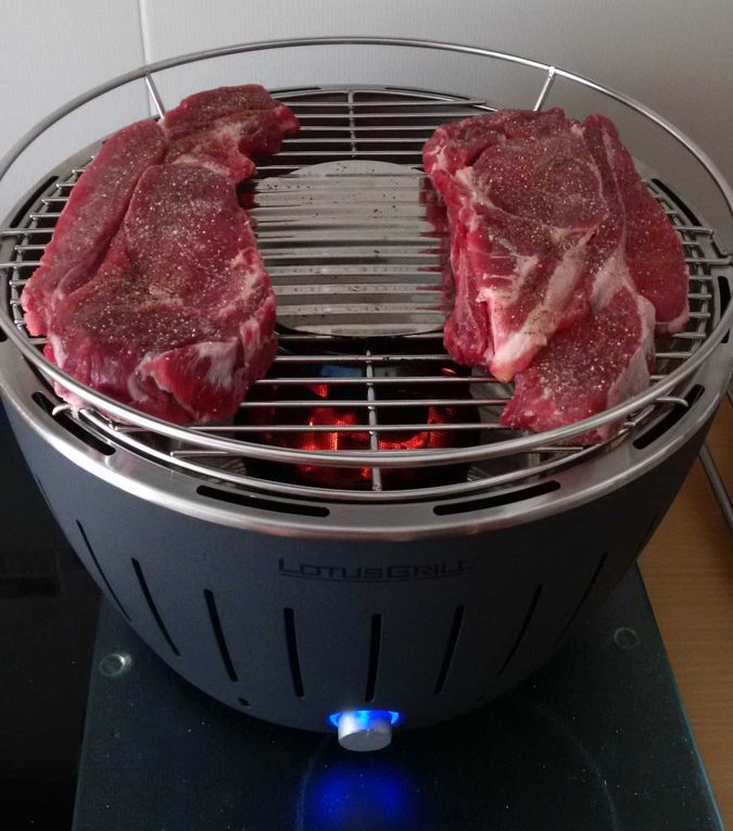 Lotus_Grill's tweet photo. Un par de #entrecot y una #LotusGrill. 
📰 No necesitas más 😉

#lotusgrill #lotusgrillspain #barbacoa #gourmet #grill #bbq #barbacoasinhumo #barbacoaciudad #barcelona #camping #navegar
📷PIC: Roger Hecker https://t.co/LKAp9EdrqW