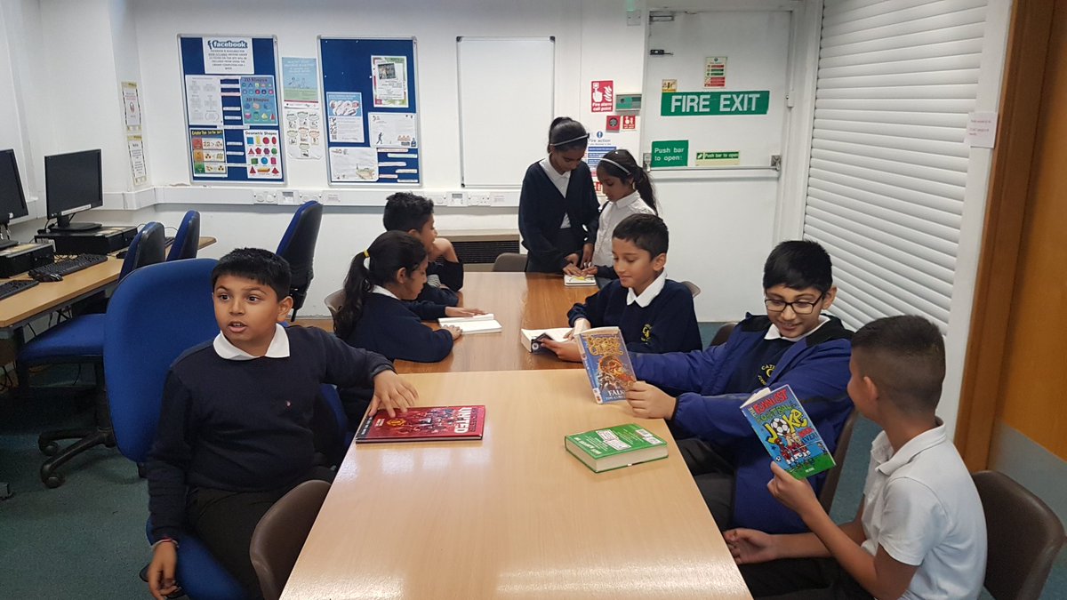 CJSMissQ's tweet photo. An afternoon in the library ๐ #leicesterlibraries #citylibraries #leicestershire #togetherwecandoit #reading #CJS #lovereading #primaryschools @leicesterlibrar #belgrave @BelgraveCommNHW @bel https://t.co/ZDyGUE55E3