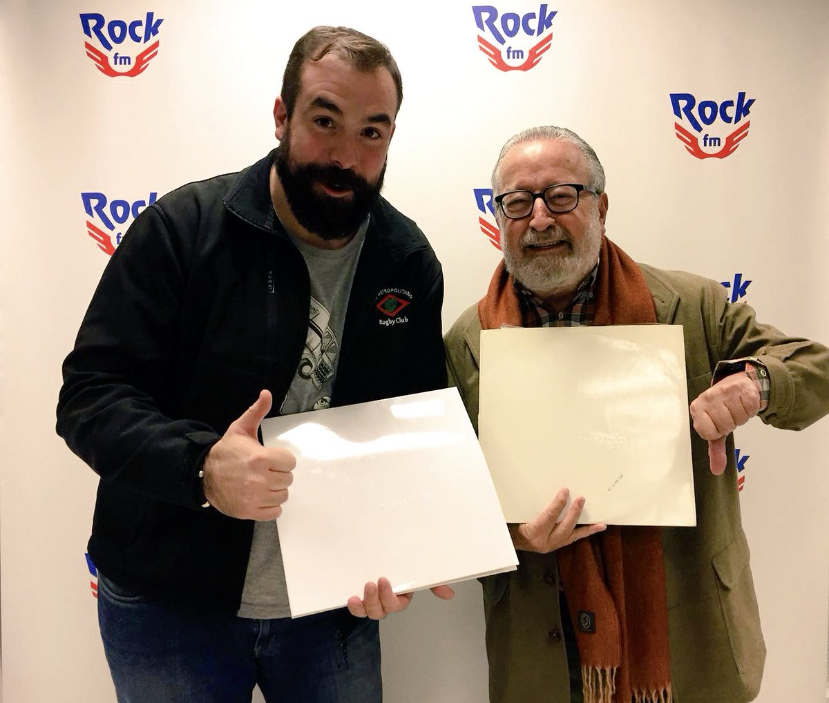 RContrerasFM's tweet photo. Preparando junto a José Ramón Pardo y otros muchos músicos, ilustradores, periodistas y expertos el ESPECIAL #WHITETHURSDAYROCKFM
Te espero a partir de las 21.00h en @RockFM_ES para celebrar juntos los 50 años de esta OBRA DE ARTE sin nombre, ni portada #WhiteAlbum #WhiteAlbum50 https://t.co/a3M4XHetzE