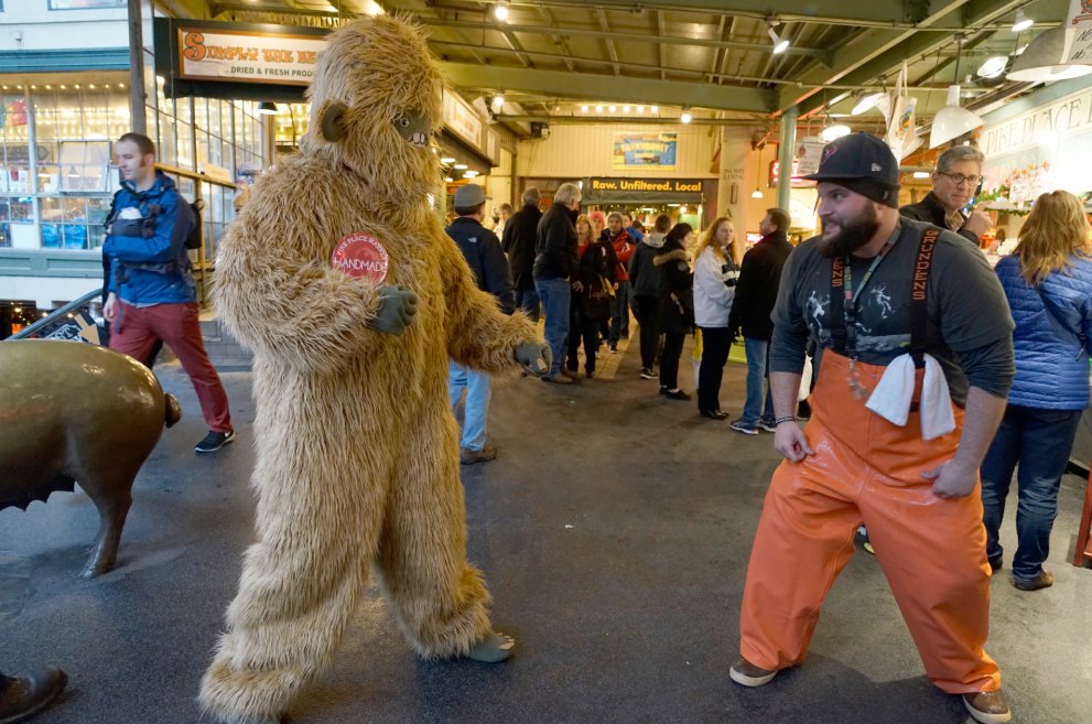 pike_place's tweet photo. Happy Thanksgiving! We teamed up with Bigfoot and his favorite gift shops for #MagicInTheMarket this Saturday. Come find him and he'll give you a gift from his world.
β‘οΈ https://t.co/yBLHvb63aK https://t.co/zn2Zibm6SS