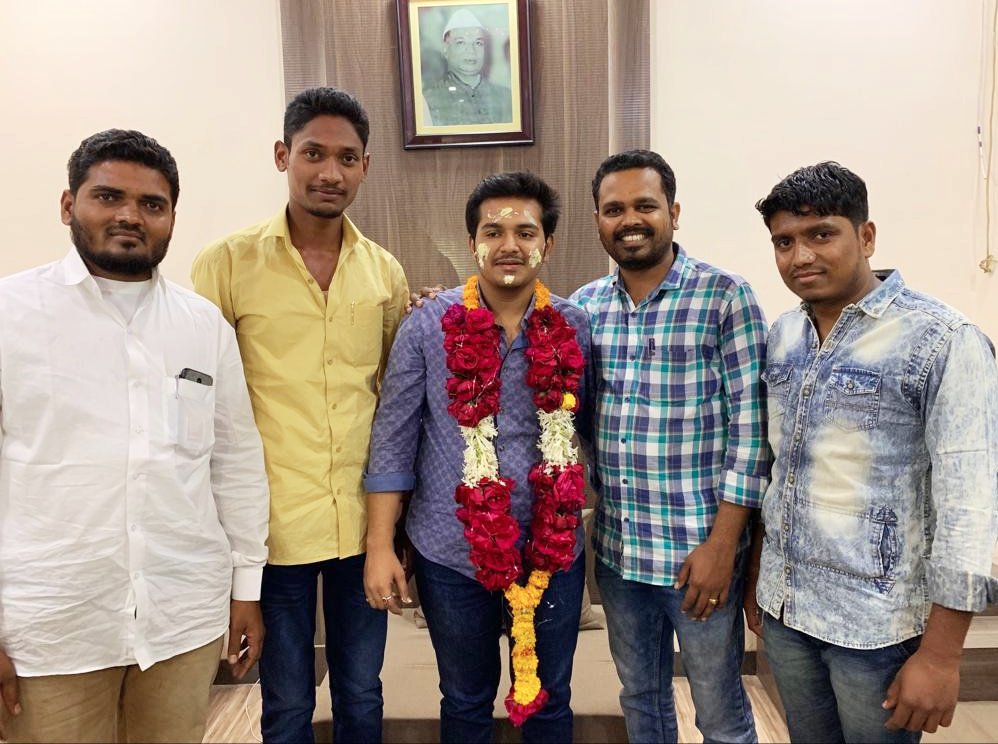 AdvHrishikeshD's tweet photo. #HBD @RameezKing2 ...
@nsui (विद्यार्थी काँग्रेस)चे कार्यकर्ते, आमचा खास मित्र व सर्व मित्रांचा डोळ्याचा ताईत असलेला भावी नगराध्यक्ष #रमीझराजा ला वाढदिवसाच्या शुभेच्छा देताना @nsui हिंगोली जिल्हाध्यक्ष जुबेर मामु, आतिफ फारूकी, सय्यद ईरफान व मी...
#HappyBirthdayDear... https://t.co/3MzUdCFD2G