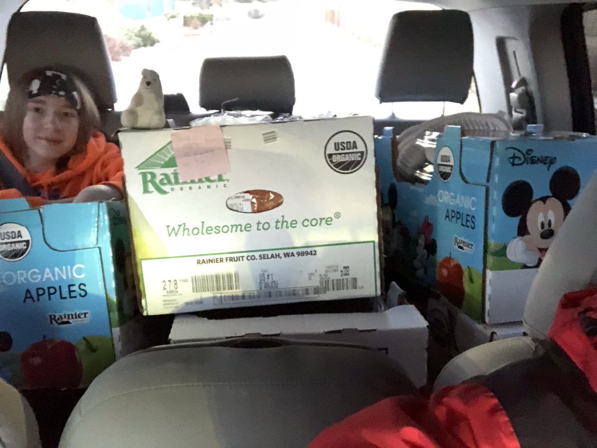 akkingon's tweet photo. I flew into Anchorage last night and this morning we helped a manager of a food warehouse deliver two truck loads of food to a local homeless shelter. Happy Thanksgiving 🦃. https://t.co/q7p22agTwJ
