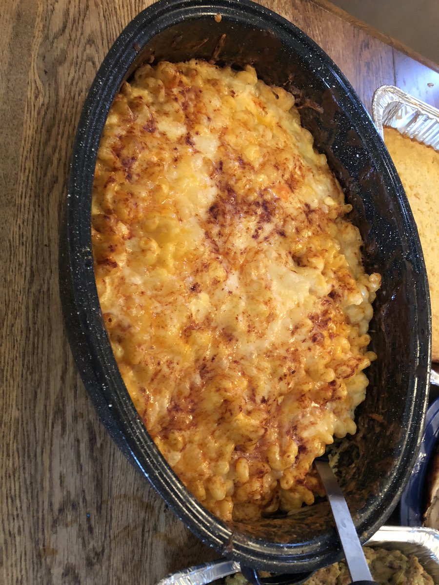 taydaddy_2000's tweet photo. @KevOnStage  here is some Mac and Cheese to brighten your Thanksgiving! No veggies or fancy cheeses👍🏿 https://t.co/sSCI09pTkJ