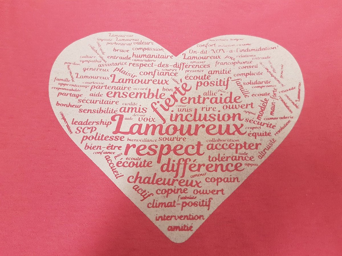 climatscolaire's tweet photo. À #lamoureux @ecolecatholique on souligne la semaine du respect pour favoriser la bienveillance et prévenir l’intimidation! Bravo pour cette belle vague de rose! #climatscolaire+ #respectcecce @CSDCEO @Ottawacepeo @AnnikRouse https://t.co/qMlZ1OFrS0