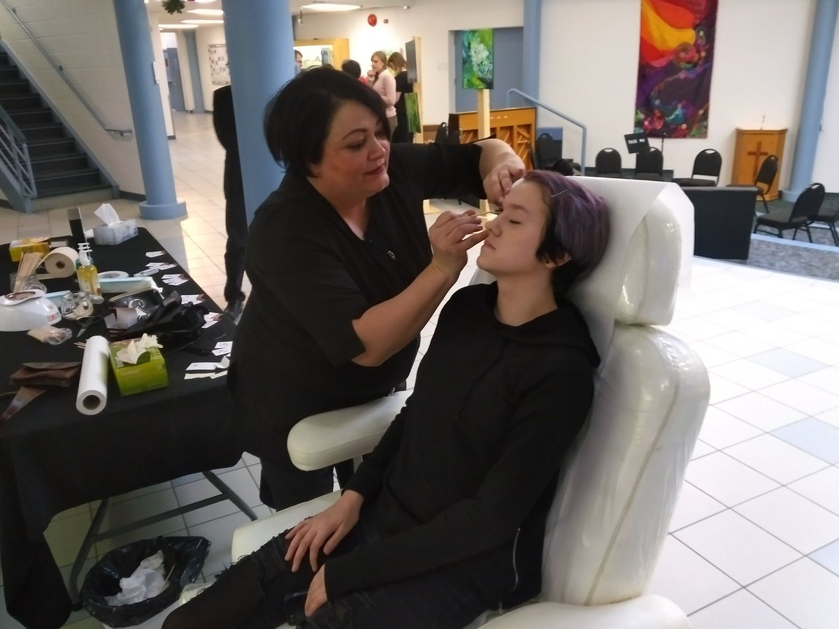 LederBiz's tweet photo. $5 eyebrow or lip waxing at our student popup fair @TheKingsU https://t.co/l89KSWHF1Q