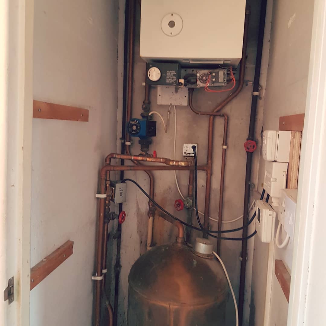 APG_Heating's tweet photo. Out with the old in with the new. This weeks system conversion installing a new Atag combi boiler completed by our very own Will.
πππͺ
Some lovely plumb proud workmanship.
@atagheating @michaelteal72 #plumbproud #atagdifference #atagselectpartner #Atag https://t.co/zovklnn3at