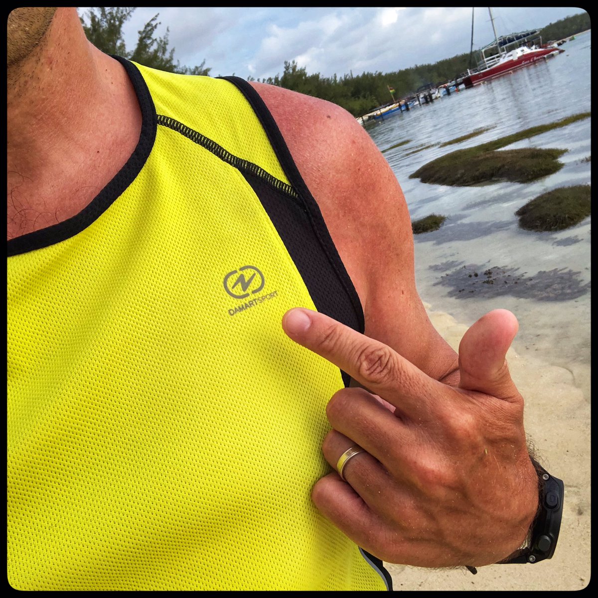 amalicet's tweet image. Froid, moi ? 😉🏝☀️ #DamartSport #DSaroundtheworld #Ocealis #running #Mauritius 🇲🇺