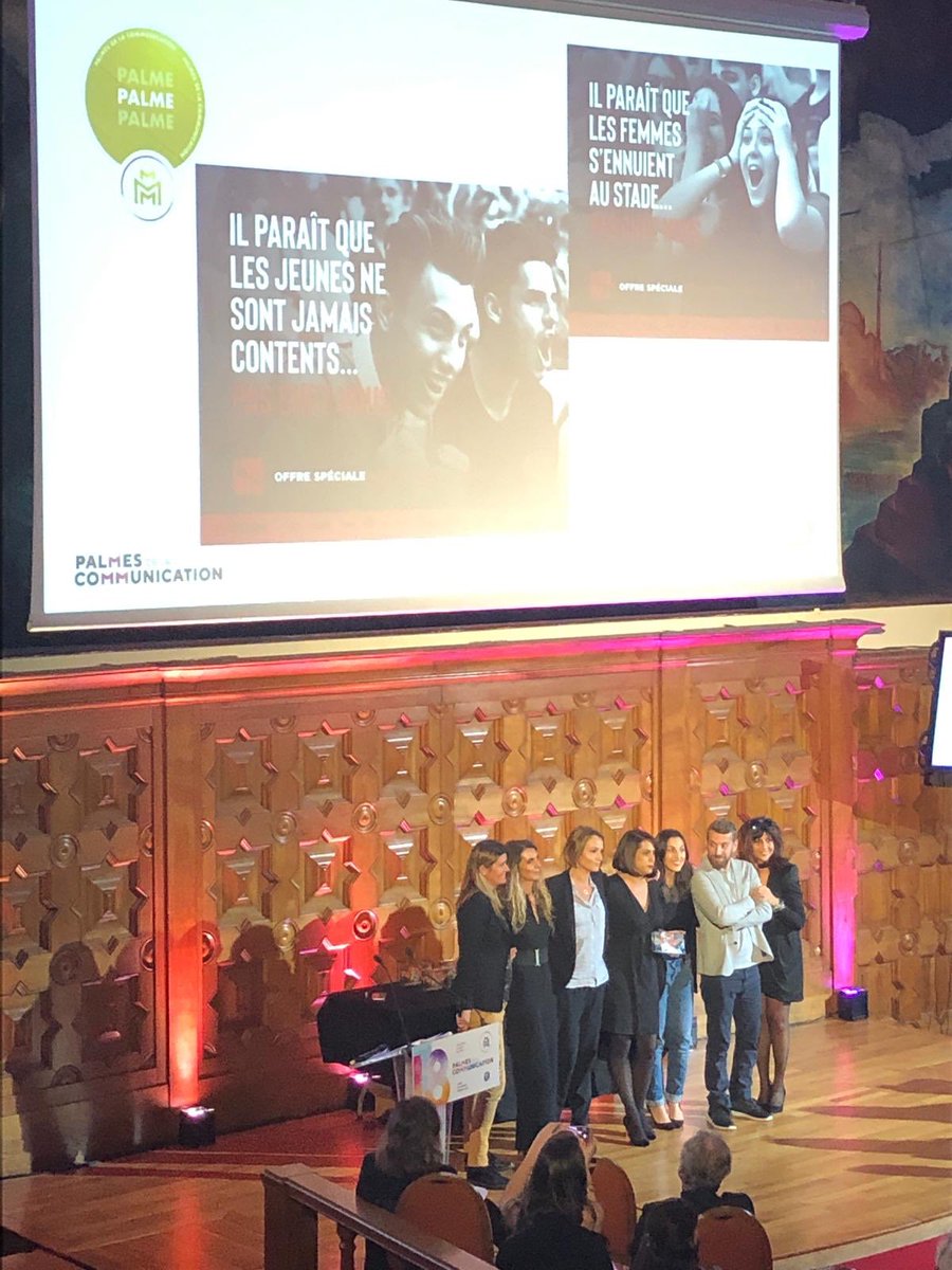 AgenceComback's tweet photo. 🤩 Vainqueur du 1er prix de la catégorie campagne annonceur entreprise avec notre cher client @ogcnice ! Quelle fierté. 😍🎉 Merci à @ogcnice de sa confiance depuis toutes ces années. #PCom2018 #proud #TeamComback https://t.co/OZOrXiOnhq