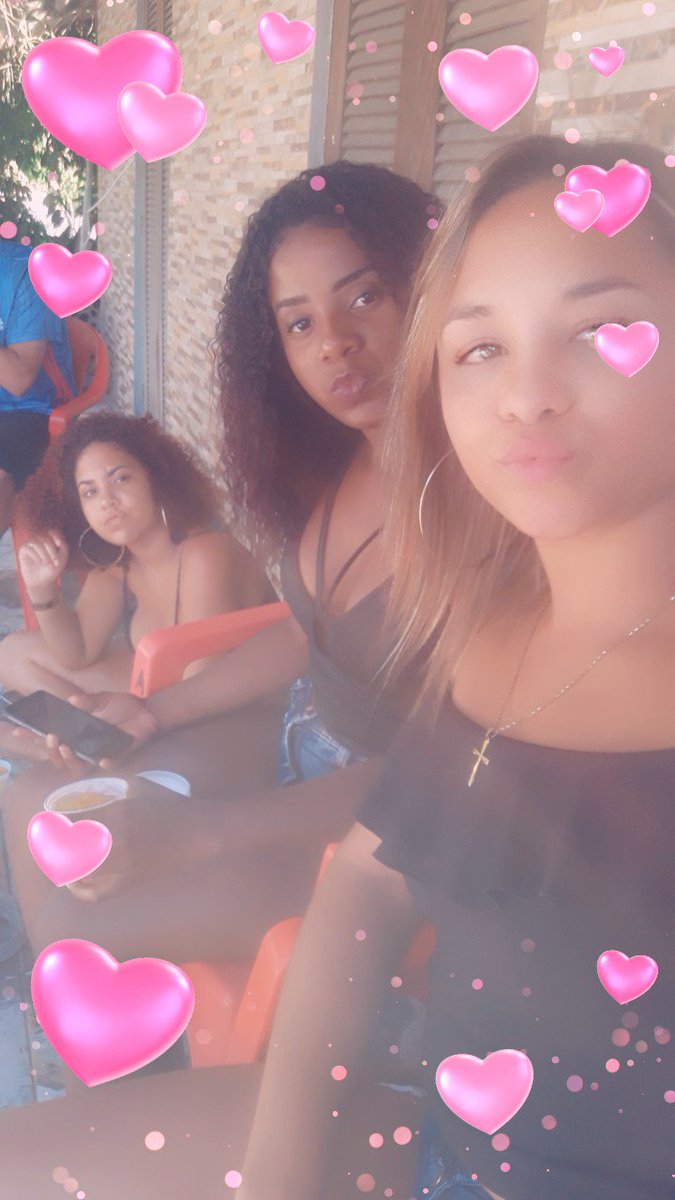 Emilly80551123's tweet photo. Meninas💕 https://t.co/ULzFeNcFbr