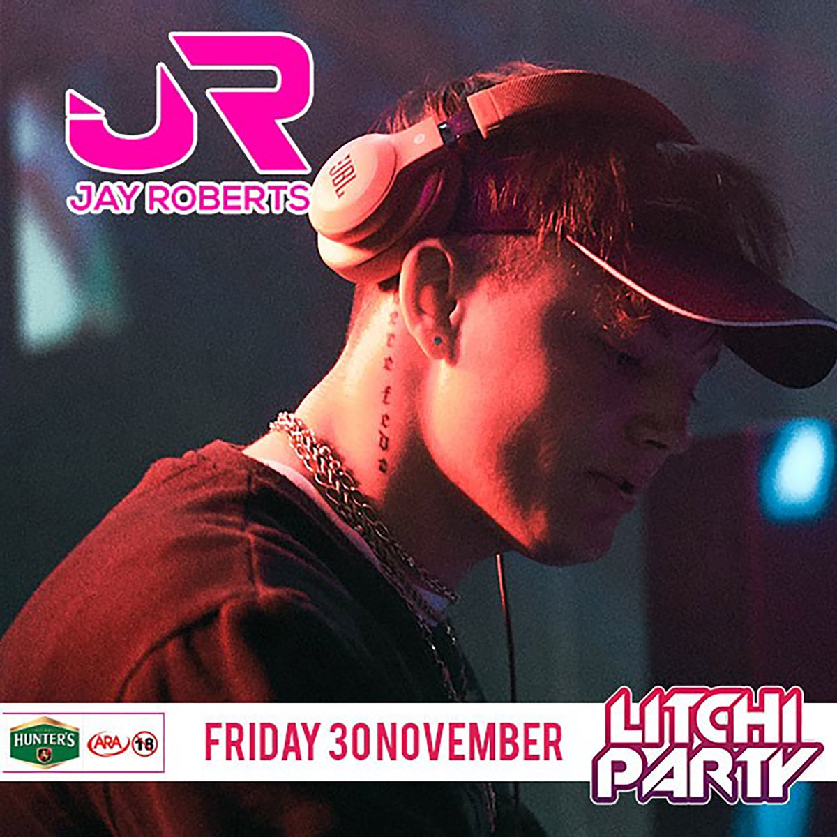 jayrobsworld's tweet photo. @litchiparty MAIN STAGE ๐ฅ
DEBUT NEW LIVE SHOW?! ๐จ๐ปโ๐ณ 02h-03h
+ SURPRISE GUEST ACTS ๐ฉ
#jayrobs #kzn #litchiparty2018 https://t.co/XeB0xFnFJl