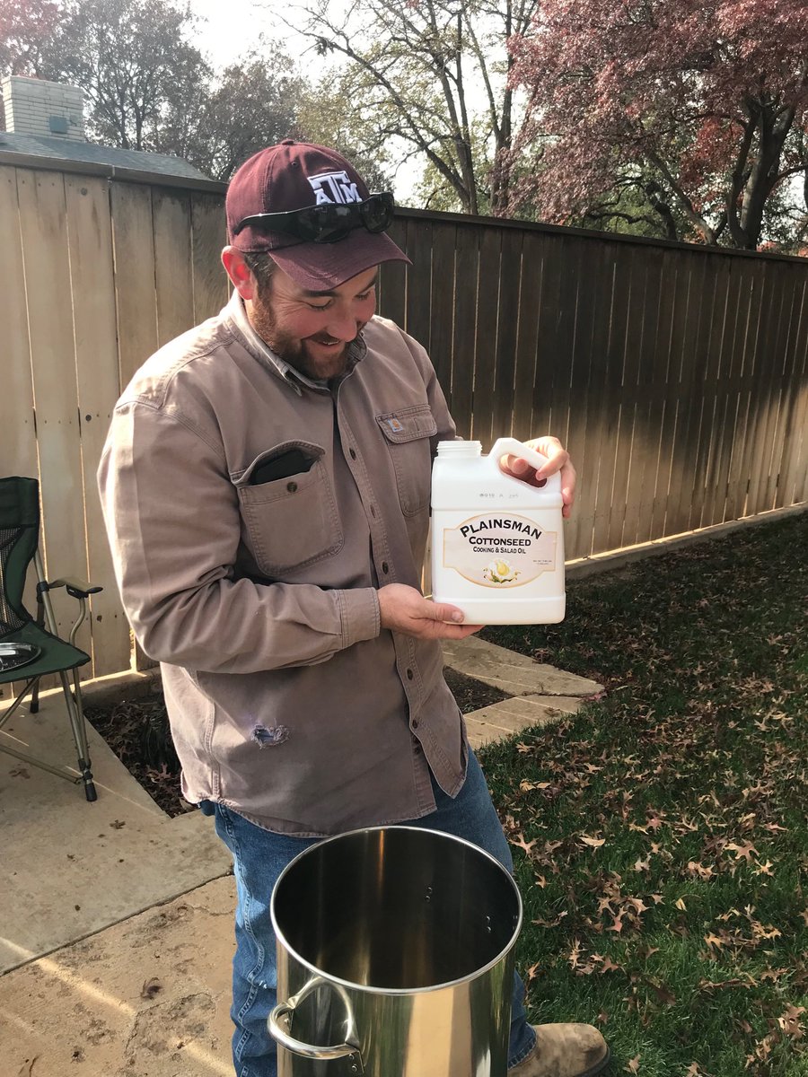 sverett's tweet photo. If you are going to have turkey for Thanksgiving, 2 imperatives, you must fry and only in cottonseed oil!  Happy Thanksgiving to all! https://t.co/7yy51RiWZO