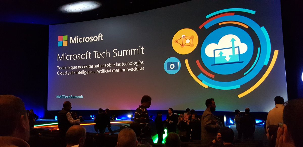 Rosagavira's tweet image. Pasando la mañana🤓 #MicrosoftTechSummit