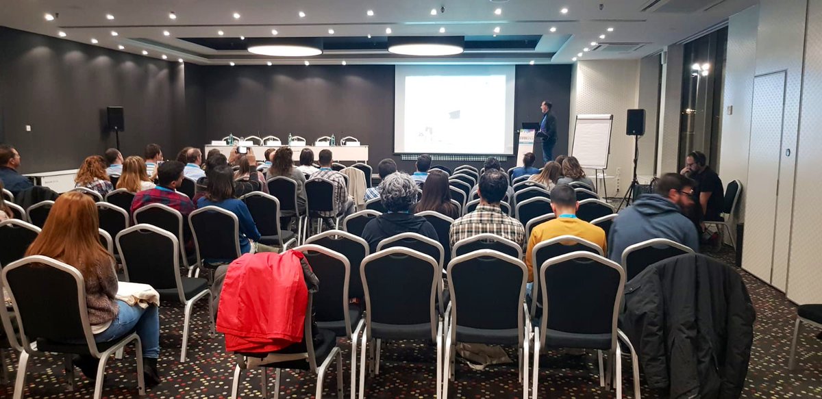 primfisio's tweet photo. Esta tarde hemos ofrecido un taller sobre trabajo excéntrico con nuestro equipo inercial #PrimConic en el XVIII Congreso Nacional de Traumatología Laboral de la #SETLA en Barcelona.  Sesión impartida por Carlos Pedrero y Marta Cross de @Asepeyo. https://t.co/4lGa48613O