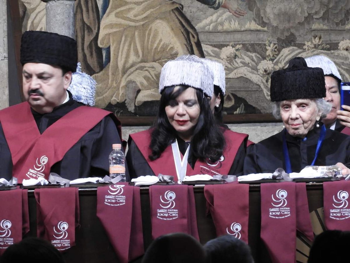 JoseMonroy2's tweet photo. Título "Doctor Honoris Causa"
#JoseMonroy #HonorisCausa https://t.co/na4InWZW2E