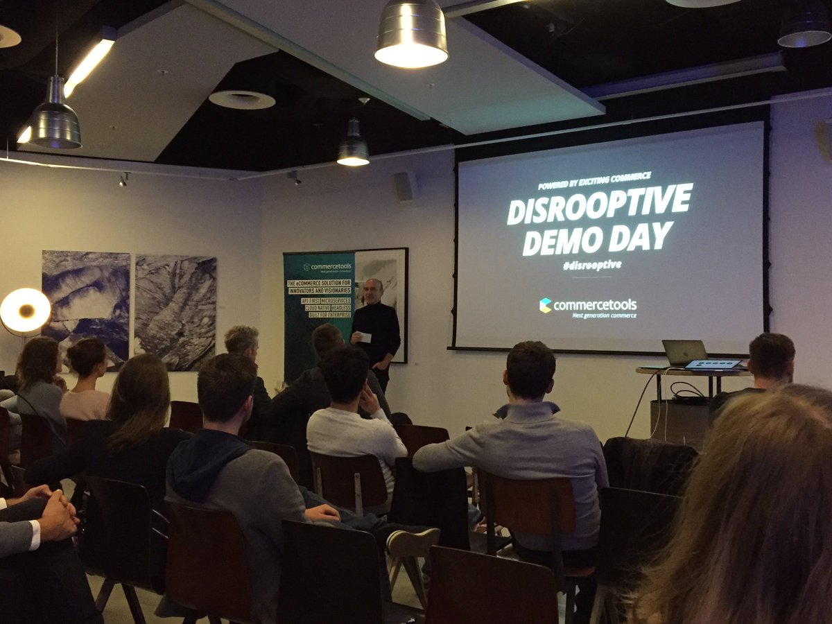 arudl's tweet photo. Super spannende sessions auf dem 1. #disrooptivedemoday von @disrooptive und @GottheilThomas Innovation kann so einfach sein. #rapidprototyping mit #frontastic und #commercetools wenn’s schnell gehen muss dann nur mit #APIfirst Danke @jkrisch für die Einladung. Top Veranstaltung https://t.co/jKrqwzNgg7