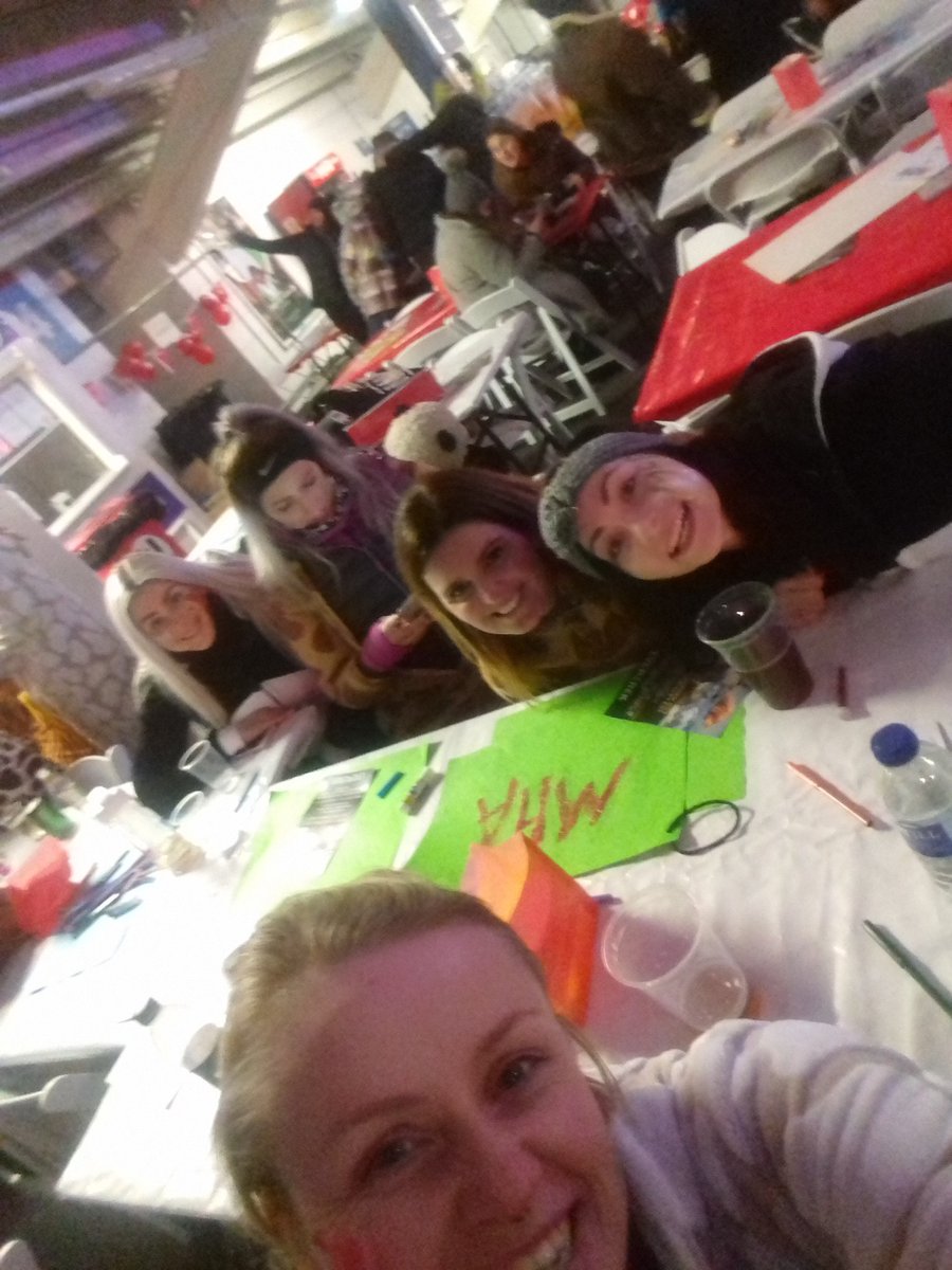 Staceyduggan84's tweet photo. #SleepOutDiff xx @EmiTownsend @cally_mac87 @SianN_1979   @OsmanClaire https://t.co/aTQwutqNdu